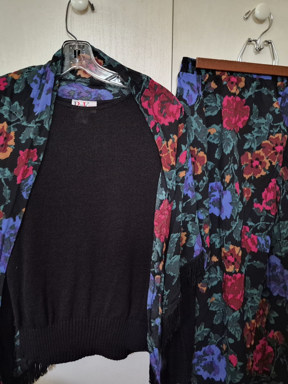 NWT R&K Originals Black Knit Top with Floral Skirt & Shawl 3 Piece Set Sz 14